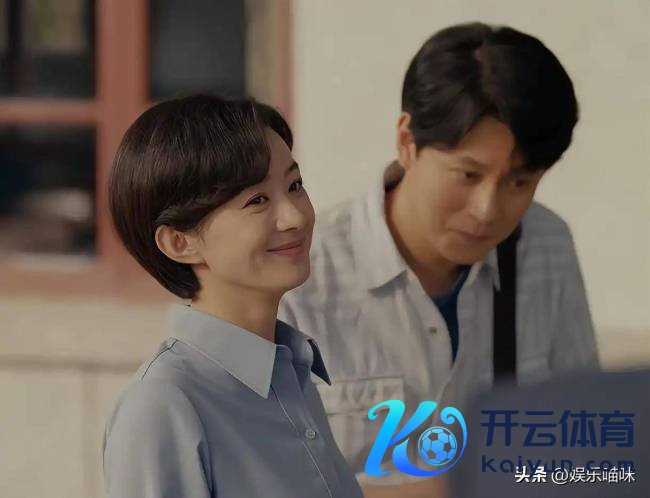 导演夸赵丽颖太像李秋萍了 扮装契合度高