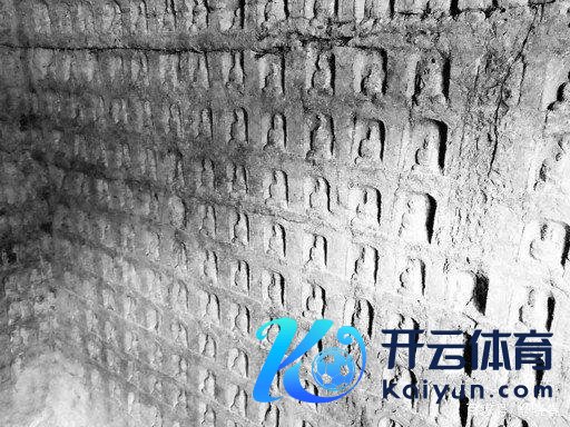 河南鹤壁一水库水位下落现千佛石窟 千年佛像重睹天日